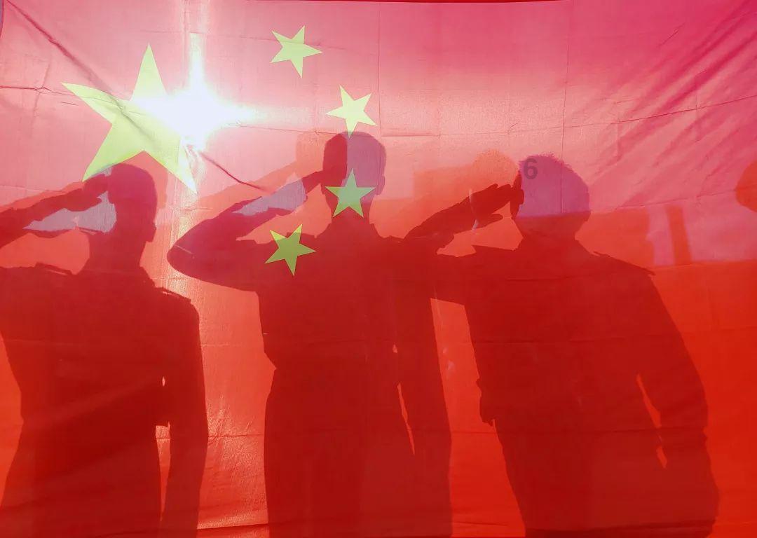 爽肤水，亮白乳液，粉底液，防晒霜，护手霜，面膜，洗面奶，擦脸油，先弄哪个？说下顺序哦游戏画面