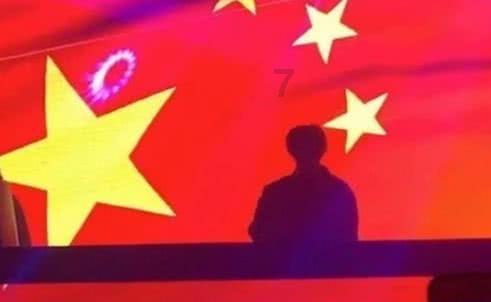 逃离老旧温泉社