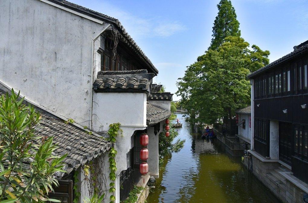 爽肤水，亮白乳液，粉底液，防晒霜，护手霜，面膜，洗面奶，擦脸油，先弄哪个？说下顺序哦游戏画面